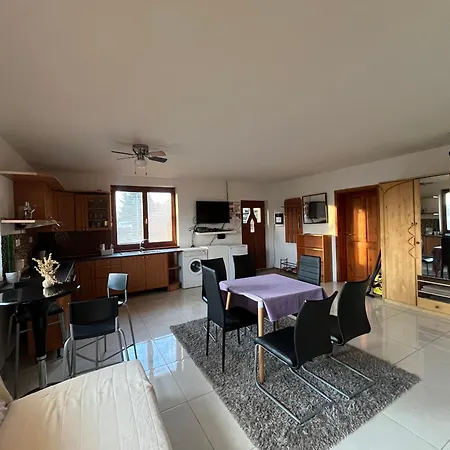 Dom Pri Kupalisku Thermalpark Na Malotejedskej * Dunajská Streda